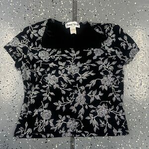 Ronni Nicole Black Short-Sleeve Floral Print Tee